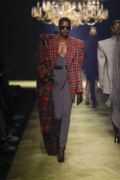 Look 17